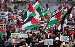 Gorąco przed siedzibą BBC w Londynie. Setki osób protestuje