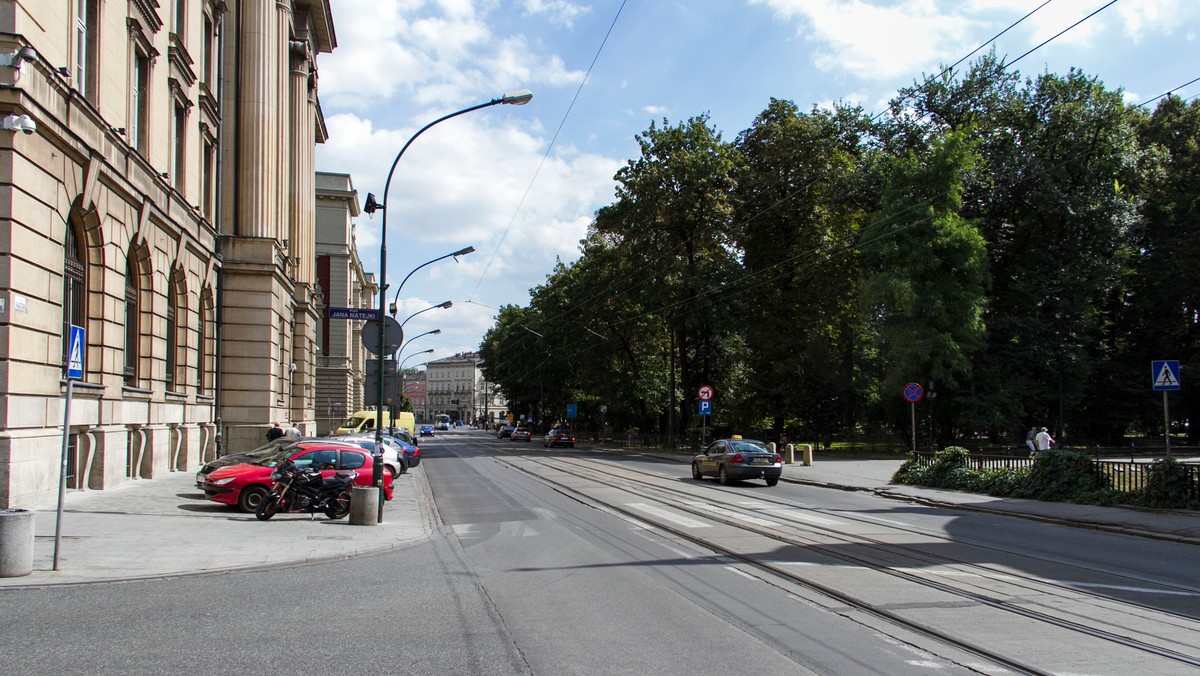 W ten weekend przeprowadzony będzie drugi etap małego remontu torowiska na ulicy Basztowej. Przez sobotę i niedzielę tramwaje nie pojadą odcinkiem między Dworcem Głównym, a ulicą Długą.