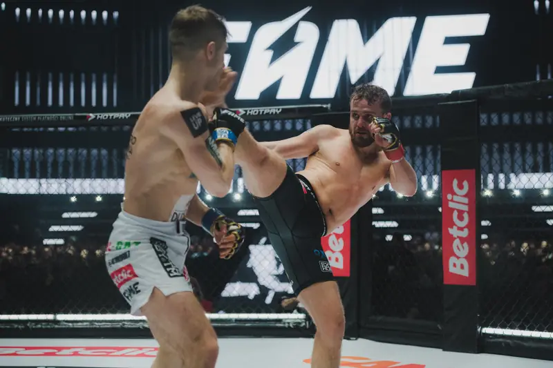 Patryk &quot;Ryba&quot; Karaś w oktagonie podczas gali Fame MMA