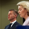 Peter Mađar i Ursula fon der Lajen u Briselu 29. maja