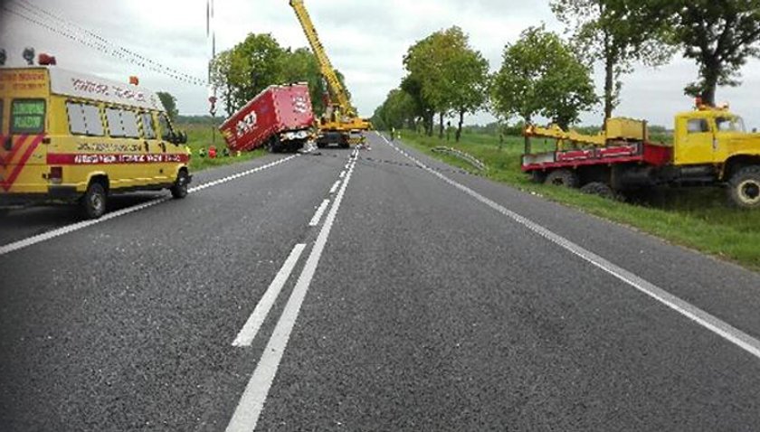 Ciężarówka uderzyła w lawetę w Lubuskiem