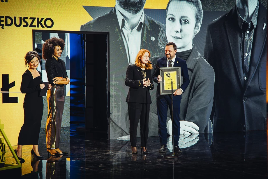 Krzysztof J. Czyżewski, Rafał Ochęduszko i Natalia Koziara-Ochęduszko zostali wyróżnieni w kategorii Sztuki wizualne za wystawę „Obraz Złotego Wieku”