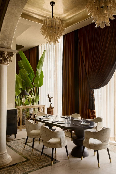 Restauracja La Panthera. Wnętrze jest jak europejski salon