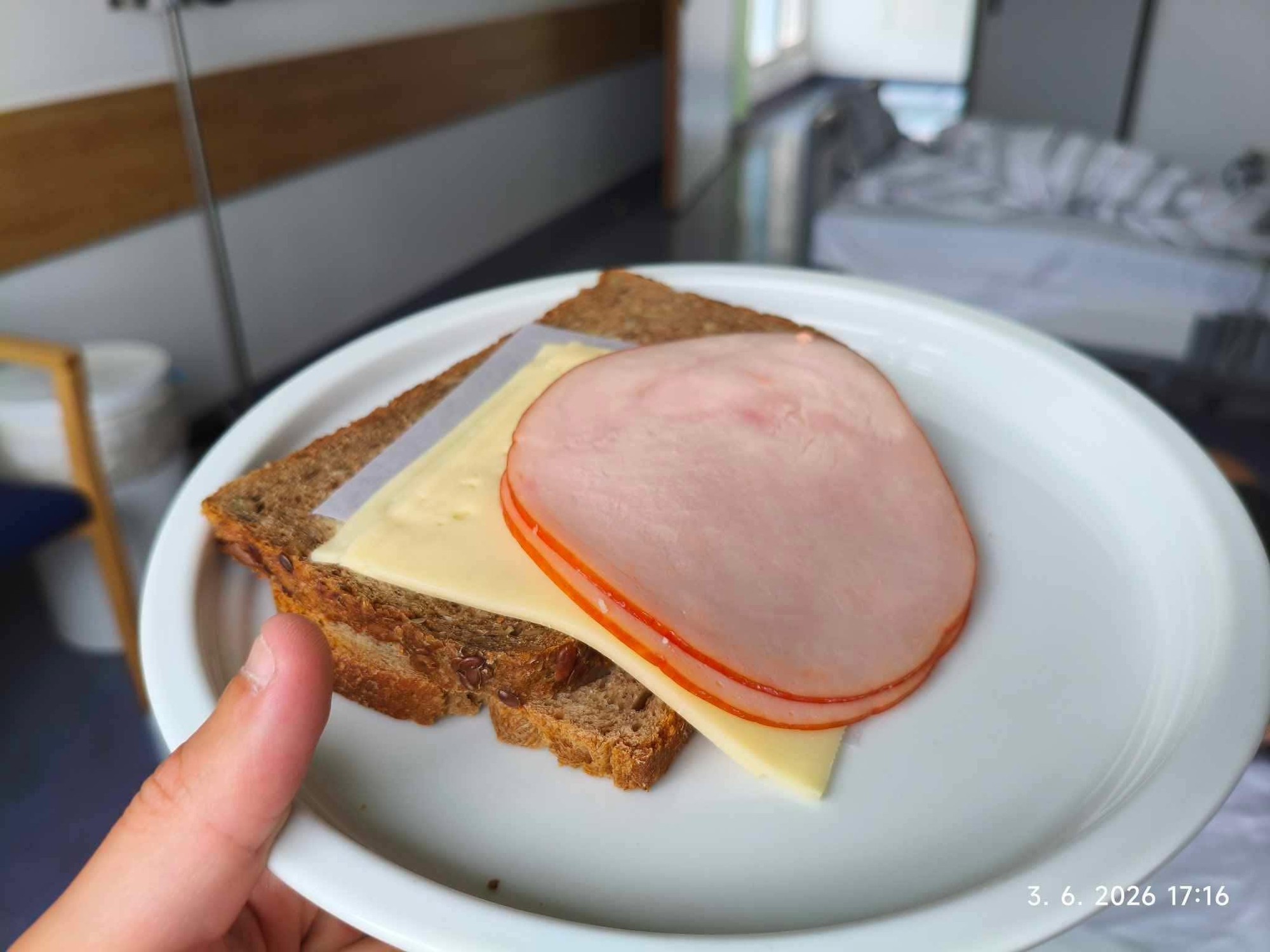 Slovák ukázala večeru v nemocnici v Berlíne. 