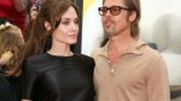 Jolie: Pitt igazi férfi az ágyban
