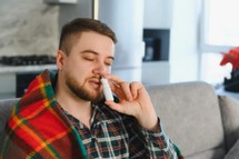 Smog wpływa na choroby zatok. Potrzebne są operacje. Jak chronić się przed zanieczyszczonym powietrzem?