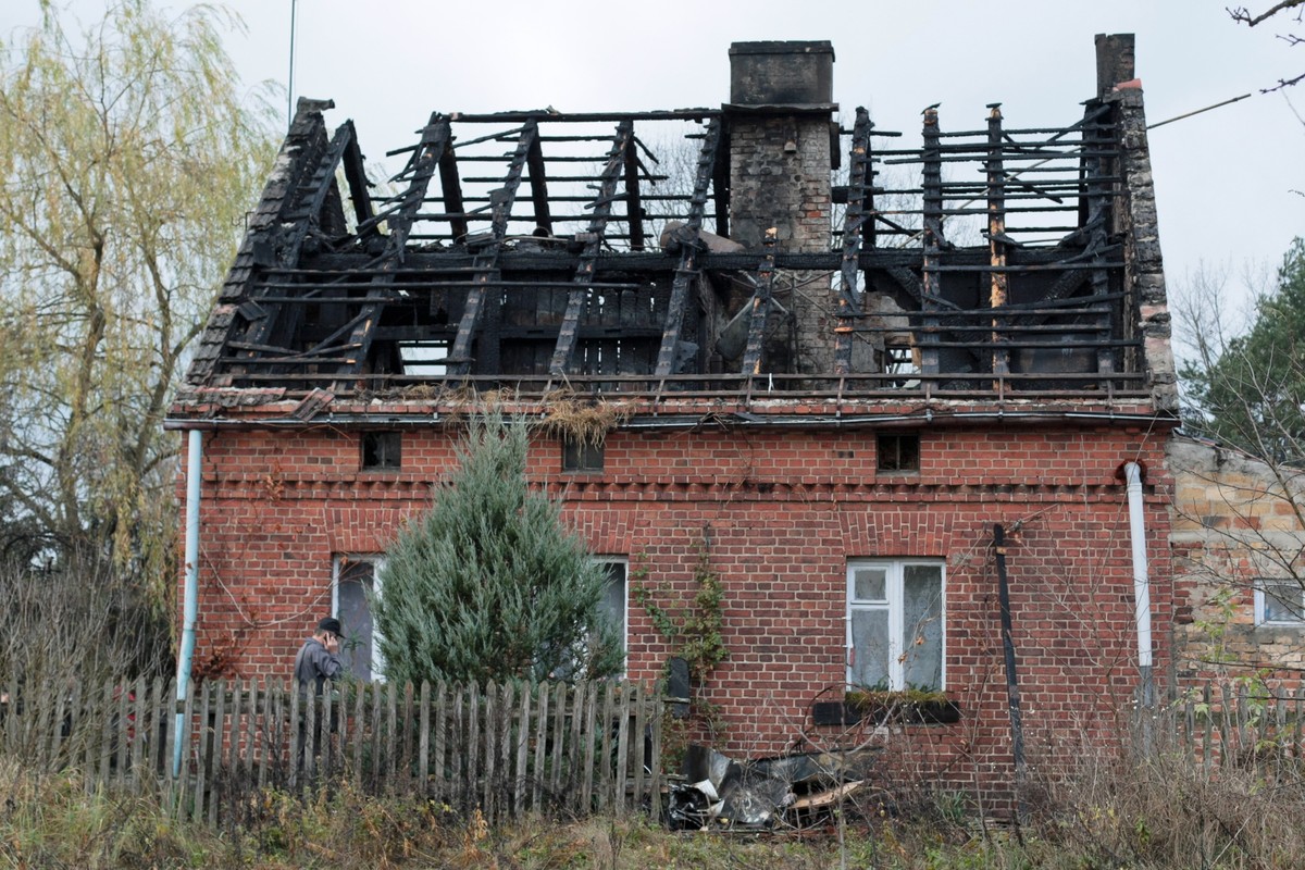 Spalony dom w Jesionej