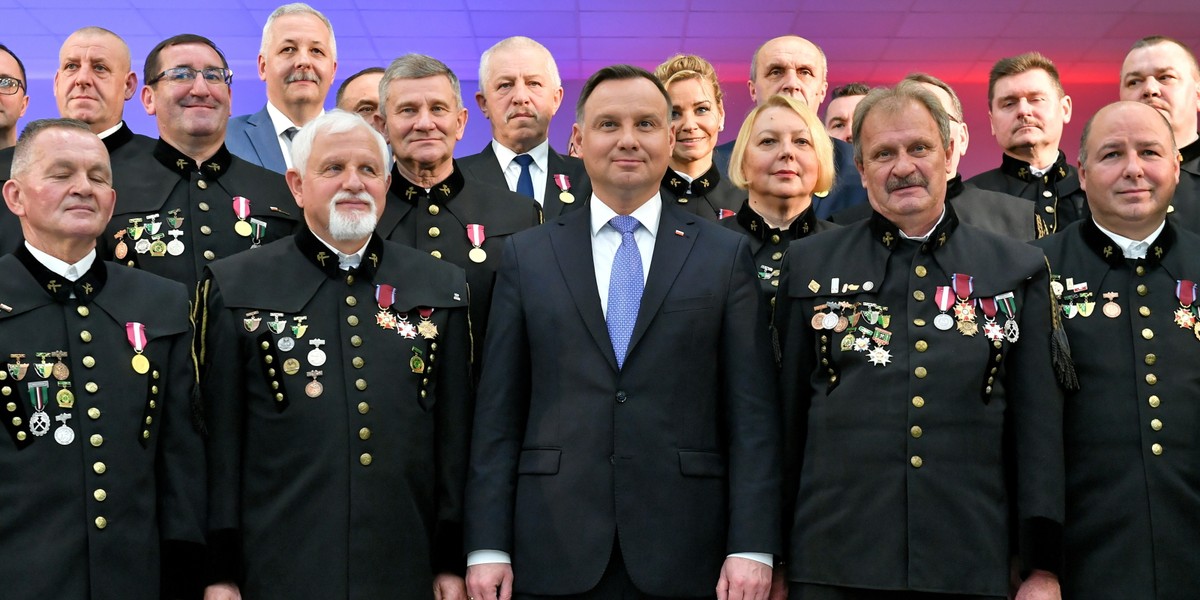 Transformacja energetyczna musi odbywać się przy poszanowaniu ludzi pracy i ich jakości życia - mówił prezydent Andrzej Duda w Bogatyni.