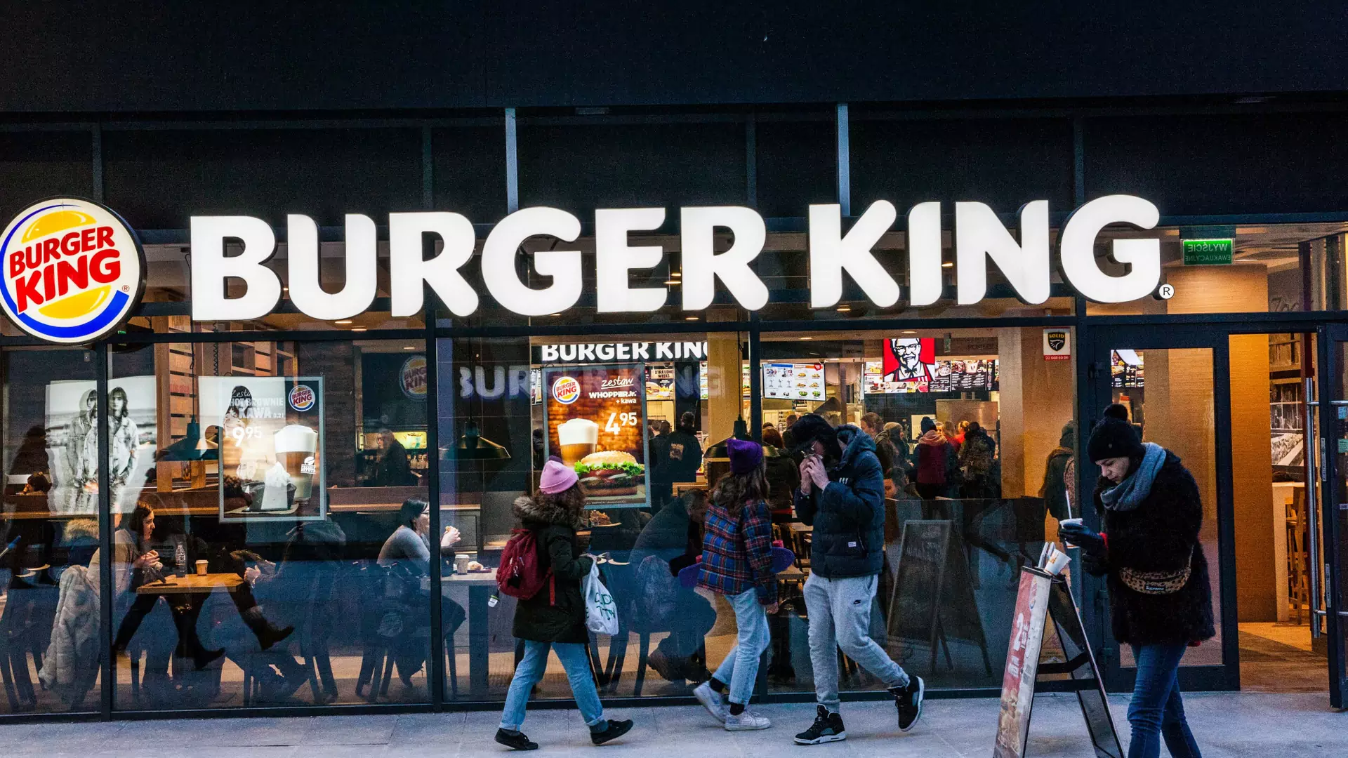 Burger King zachęca do zamawiania w McDonald's. "Pracownicy potrzebują waszego wsparcia"
