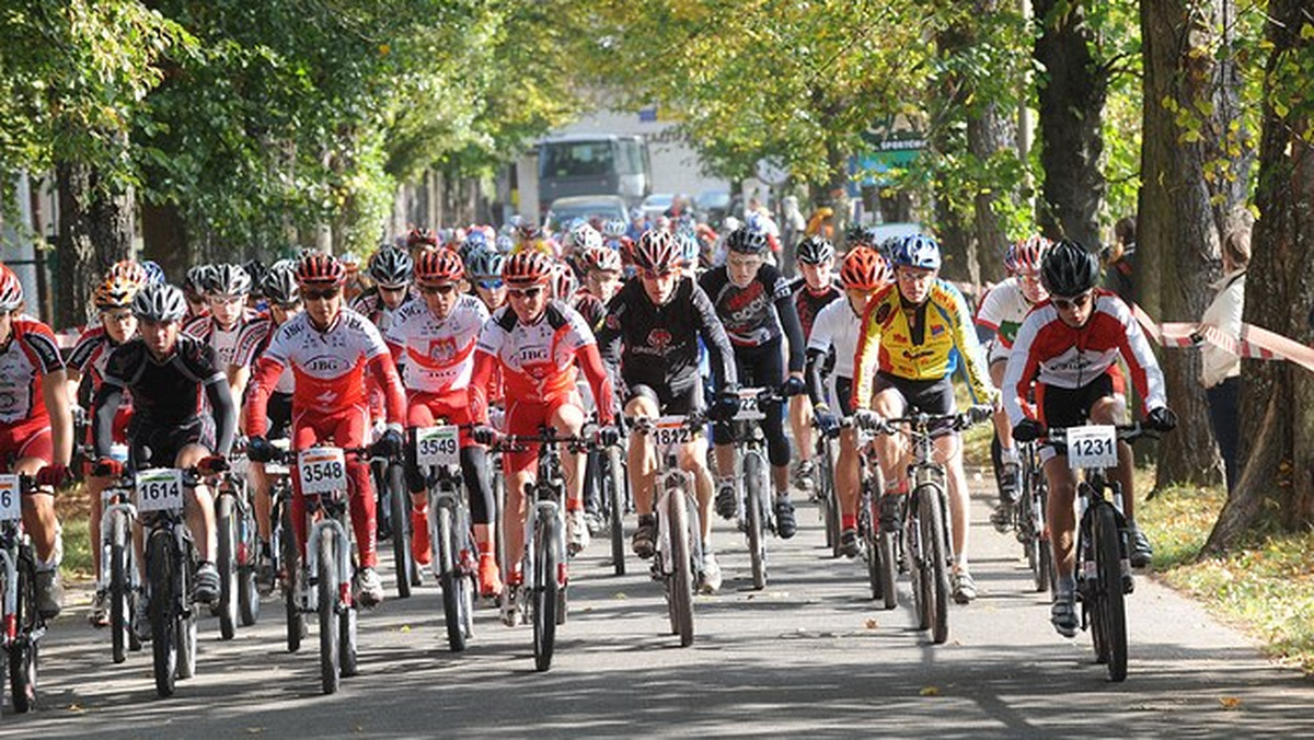 W tym roku, jak i w poprzednich latach, Polanica nie zawiodła, a Eska Bike Maraton gościł już tam dziesiąty raz. Wspaniała, słoneczna pogoda zachęciła zawodników do przyjazdu w te malownicze, górskie tereny.