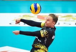 PlusLiga: Wygrane siatkarzy Lotosu i ZAKSY. Liderem Skra Bełchatów
