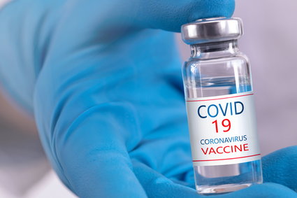 Bogate państwa zamówiły połowę szczepionek na COVID-19, które trafią na rynek do końca 2021 roku