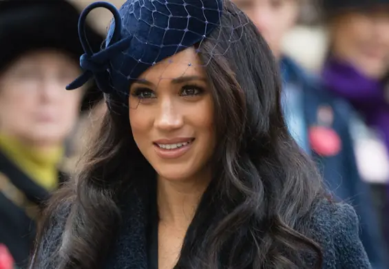 Meghan dokleiła się do świątecznej kartki? Autorka zdjęcia odpowiada na zarzuty