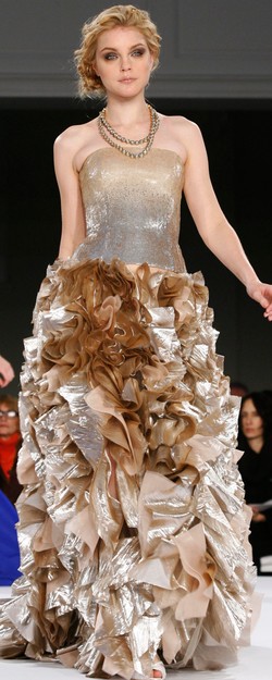 Egzotyczna papuga padnie z zazdrości