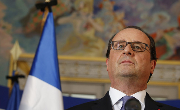 "Francję czeka długa walka z terroryzmem". Francois Hollande przyjechał do Nicei