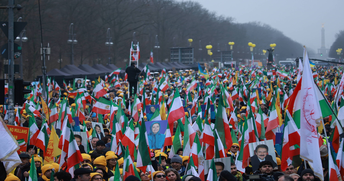 6713-zabitych-w-protestach-10-tysi-cy-demonstruje-w-Berlinie-przeciw-Iranowi