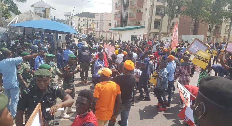 Abuja #EndSARS protesters (SaharaReporters)