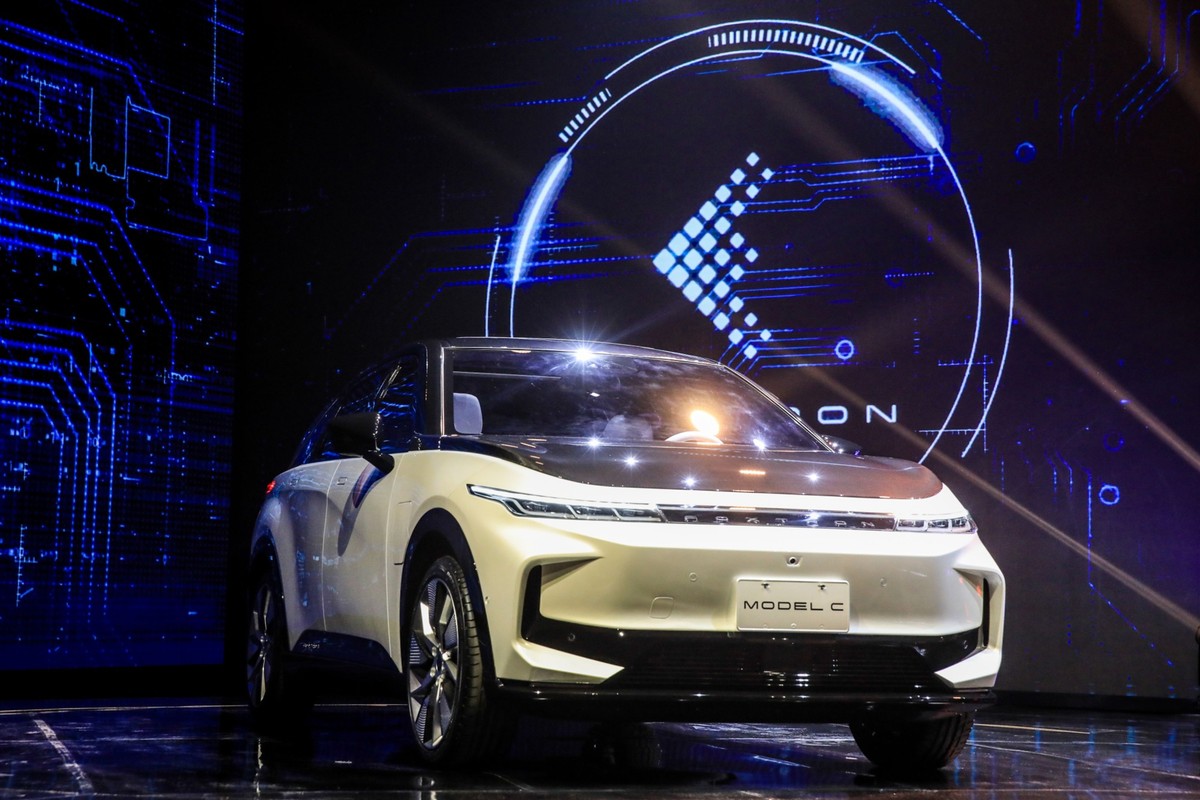 Koncepcyjny elektryczny SUV (SUV) Foxconn Technology Group Fotograf: I-Hwa Cheng/Bloomberg