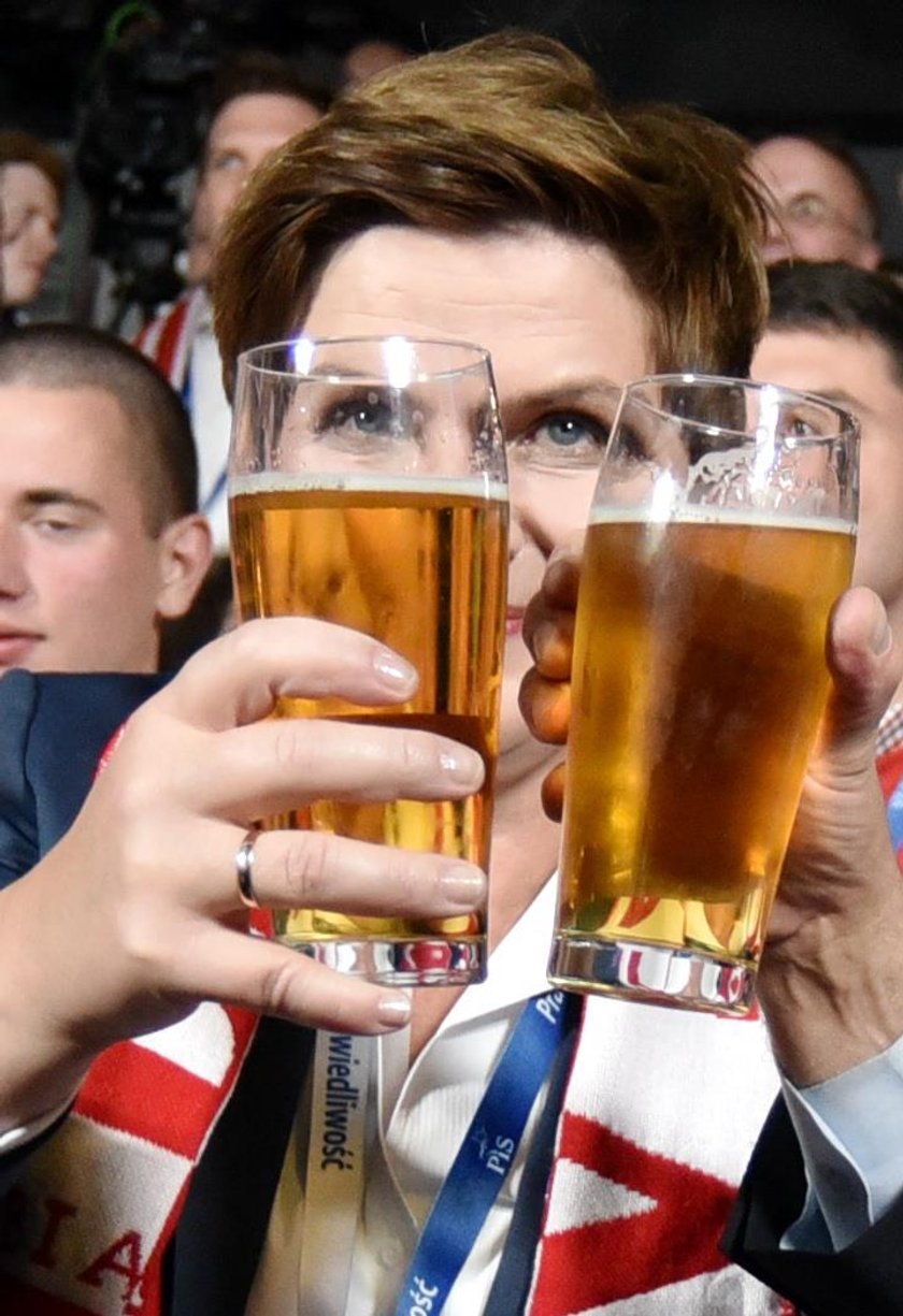 Tak piją w PiS! Tyle ministrowie wydali na alkohol!