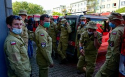 Samolot z polskimi strażakami i medykami wylądował w Bejrucie