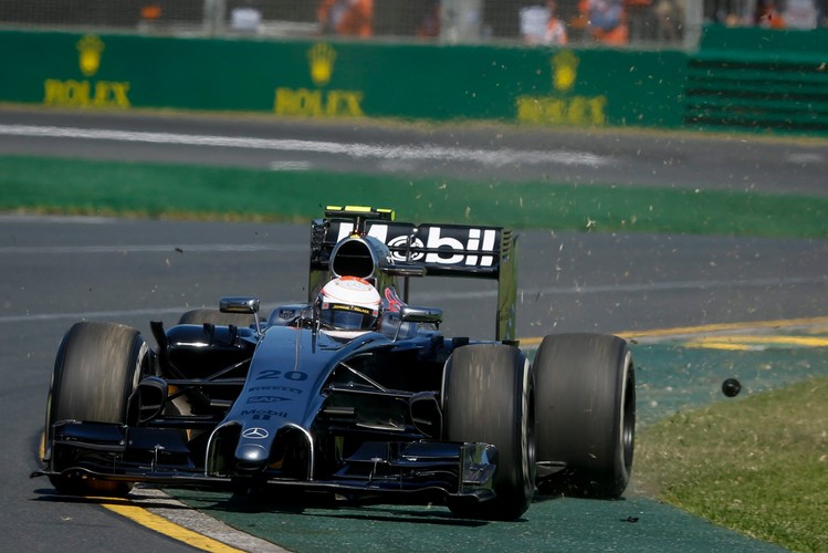 9. Kevin Magnussen (McLaren Mercedes) 1.31,031 (34)