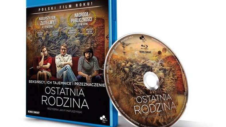 9 lutego "Ostatnia Rodzina", obsypany nagrodami na festiwalach w Gdyni i Locarno film Jana P. Matuszyńskiego opowiadający historię słynnej rodziny Beksińskich, trafi do sprzedaży na DVD/Blu-Ray.