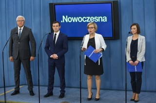 'Ustawy pisane na kolanie, chaos, niekompetencja'. Rząd PiS według Nowoczesnej