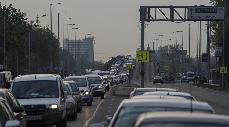 Ez lenne a megoldás a szmogtól bűzlő Budapest ellen?