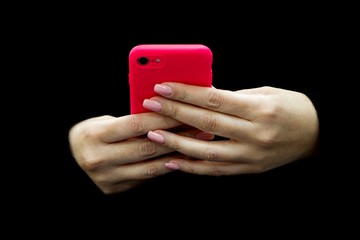 Túlzott mobilhasználat: így tesszük tönkre a kezünket