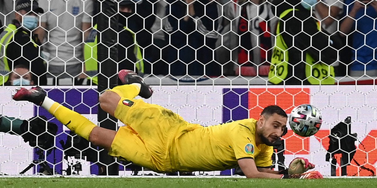 Włoski bramkarz Gianluigi Donnarumma był bohaterem serii rzutów karnych w finale Euro 2020