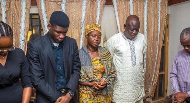 Vice President, Yemi Osinbajo during his visit to Precious Owolabi's family. (Punch)