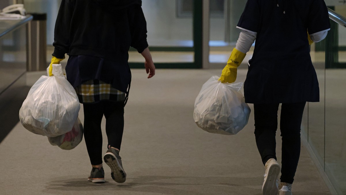 "Nie piorę, nie prasuję, mieszanie ma być czyste". Praca sprzątaczki w Niemczech