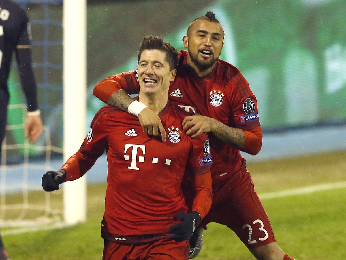 Liga Mistrzów: Dwa gole Lewandowskiego i trzy Giroud. Awans Bayernu i Arsenalu. WIDEO