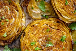 Steki z kapusty od Rozkosznego. Doskonały przepis na szybki obiad lub kolację