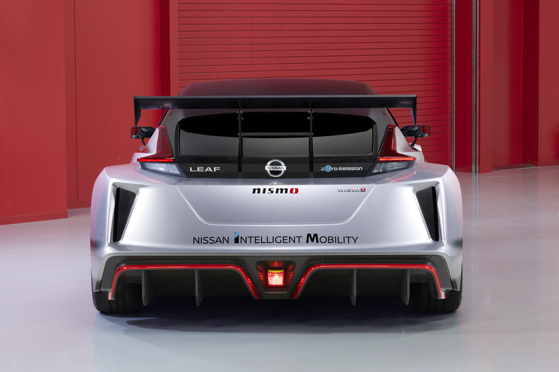 Nissan Leaf Nismo RC elektryczna wyścigówka