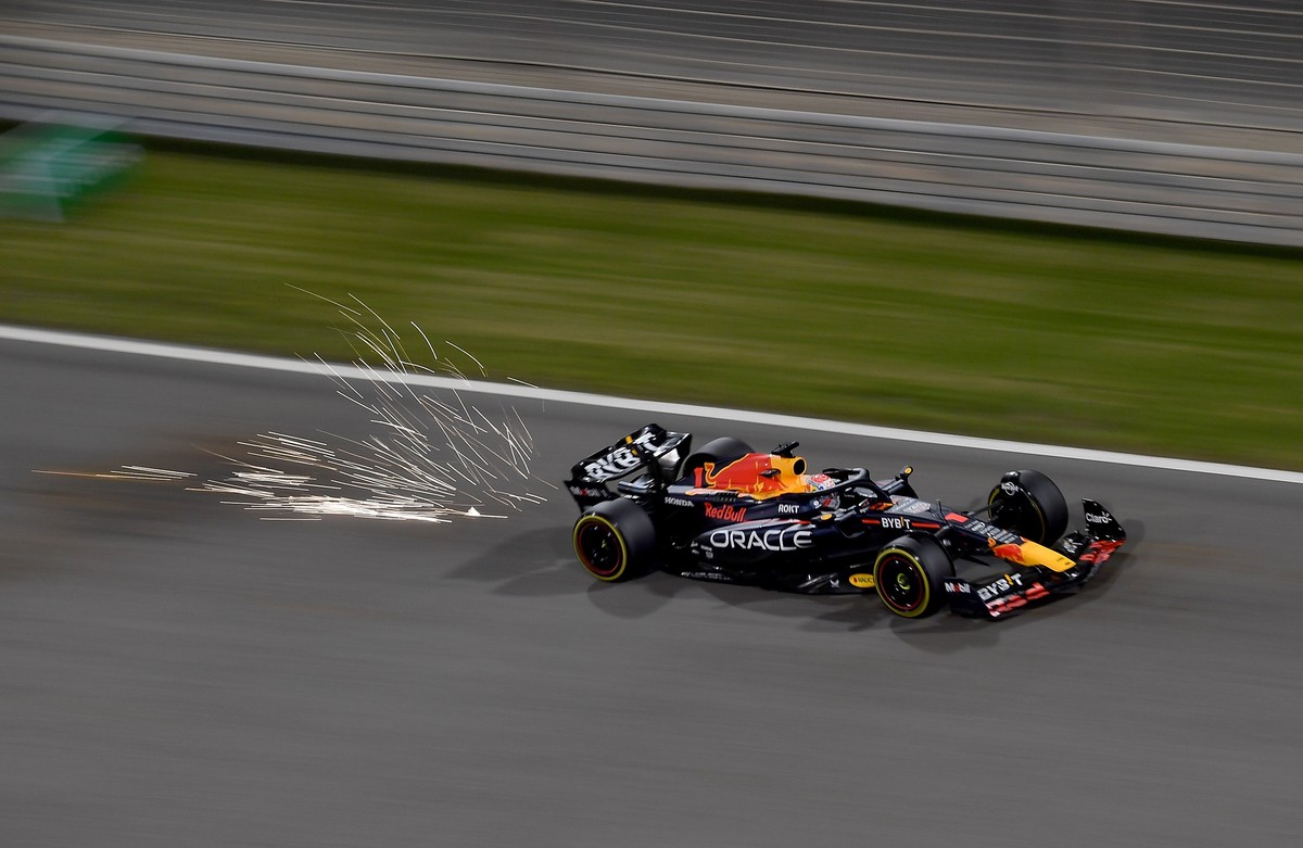 24.02.2023, Circuit de Sakhir, Sakhir, BHR, FIA, Formel 1, Bahrain, Testfahrten, Testtage für die bevorstehende Saison 2023, im Bild Max Verstappen (NLD), Oracle Red Bull Racing // during Test days for the upcoming 2023 season of FIA Formula One at the Circuit de Sakhir in Sakhir, Bahrain on 2023/02/24. EXPA Pictures © 2023, PhotoCredit: EXPA/ Hasan Bratic *****ATTENTION - OUT of GER***** BAHRAJN FIA F1 FORMULA 1 TESTY FOT.EXPA/NEWSPIX.PL Austria, Italy, Spain, Slovenia, Serbia, Croatia, Germany, UK, USA and Sweden OUT! --- Newspix.pl *** Local Caption *** www.newspix.pl mail us: info@newspix.pl call us: 0048 022 23 22 222 --- Polish Picture Agency by Ringier Axel Springer Poland