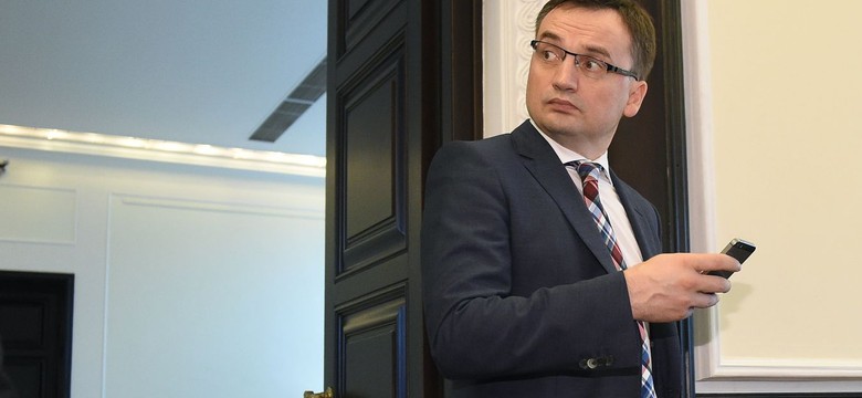 PO i Nowoczesna chcą, by marszałek Sejmu wygasił mandat poselski Ziobry. Padły słowa o Trybunale Stanu...