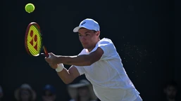 sensacja na wimbledonie! majchrzak wyeliminował finalistę z 2021 roku