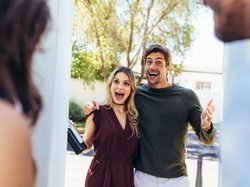 Polska gościnność w praktyce: Zbadano, co robimy, gdy spodziewamy się gości