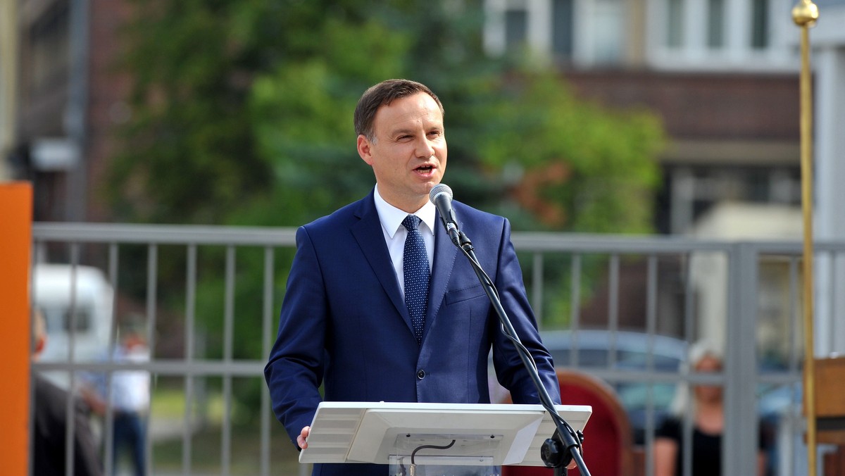 Prezydent Lech Kaczyński był całym sercem człowiekiem Solidarności, a jego pomnik byłby symbolem jego dbałości o Pomorze Zachodnie - powiedział w Szczecinie prezydent Andrzej Duda. W mieście powstał komitet budowy monumentu.