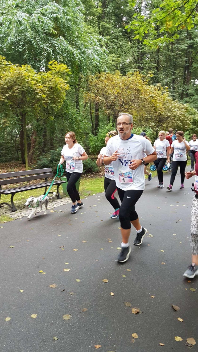 Szef NFZ stawia na aktywność i biega w maratonach