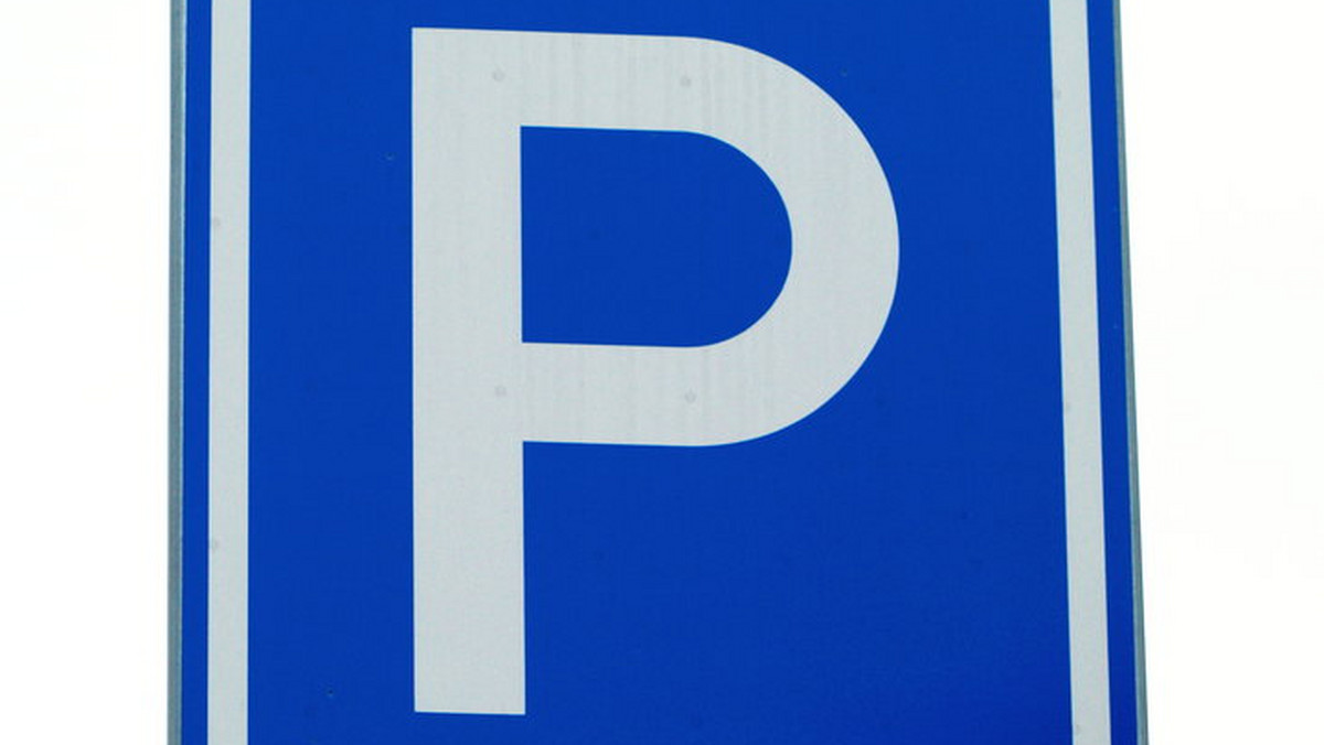 Mieszkańcy domagają się parkingów, ale nie korzystają z tych, które już od lat stoją i świecą pustkami. Parking wielopoziomowy przy galerii Grafitt stoi od lat, ale niewielu decyduje się tam parkować. Zamiast tego kierowcy nielegalnie, ale jak wielu twierdzi – rozsądnie, parkują w zatoczkach - czytamy na stronie ZielonaNews.