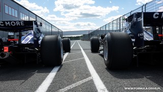 Jazda bolidem Formuły 1 w Polsce?  To możliwe, ale liczba miejsc jest ograniczona.
