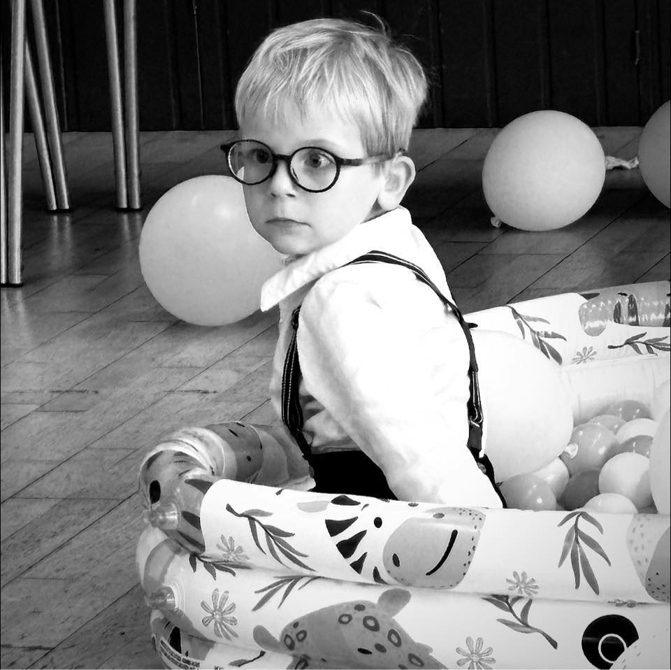 Myles Hughes (6) trpí vzácnym ochorením. 