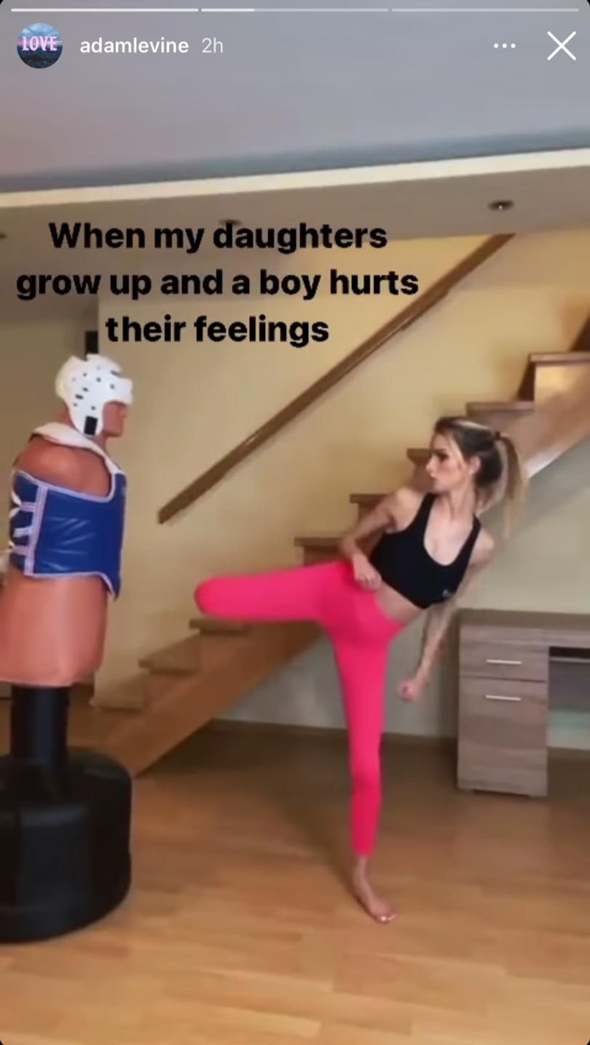 Sara, objava Adamova