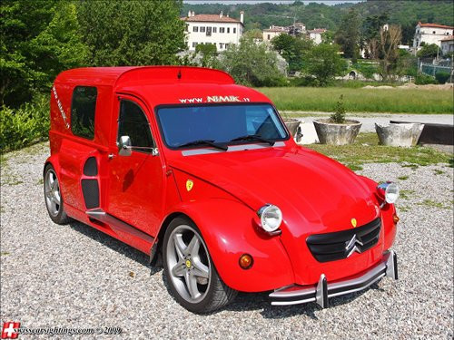 Citroen 2CV by Nimik - "Kaczka" z silnikiem Ferrari