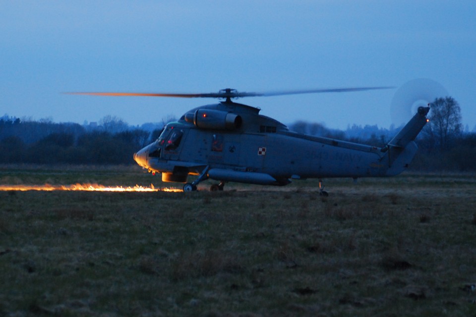 NOCNE LOTY ŚMIGŁOWCÓW