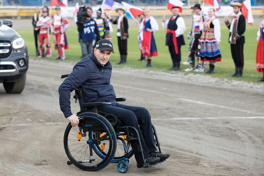 Żużel: Tomasz Gollob stan zdrowia. Tomasz Gollob już stoi na nogach!