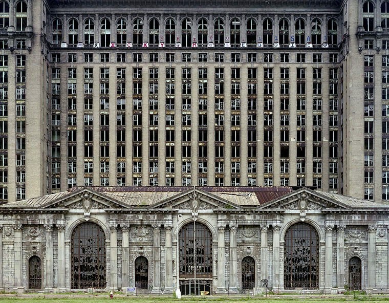 THE RUINS OF DETROIT FOT. YVES MARCHAND &amp; ROMAIN MEFFRE