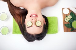 Czary mary dla urody: najlepsze warzywa na domowe maseczki i okłady